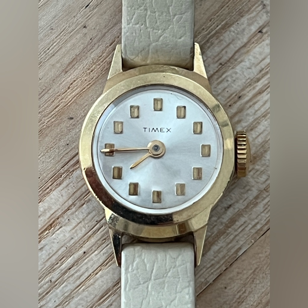 Timex Vintage Ladies Watch Mechanical Winding GoldTone Case Stainless Dial